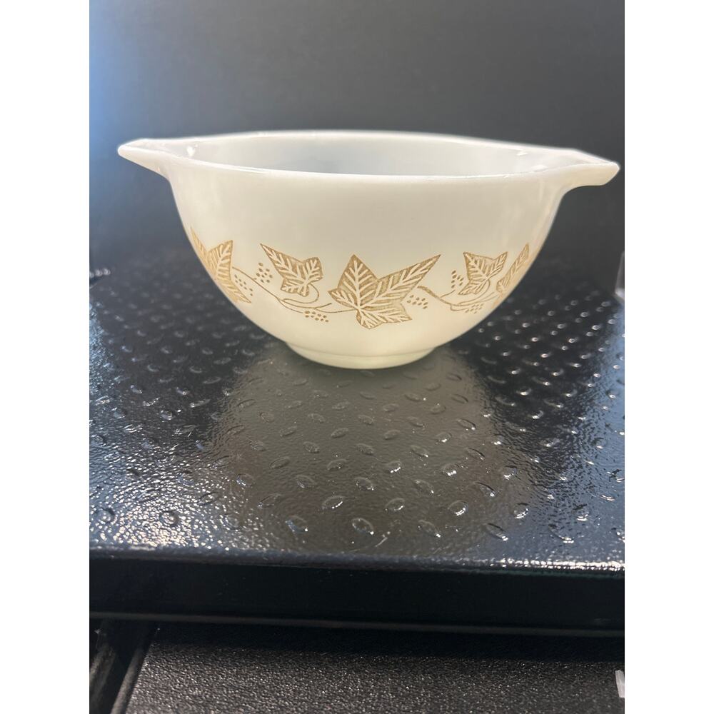 Pyrex Mixing Bowl 441